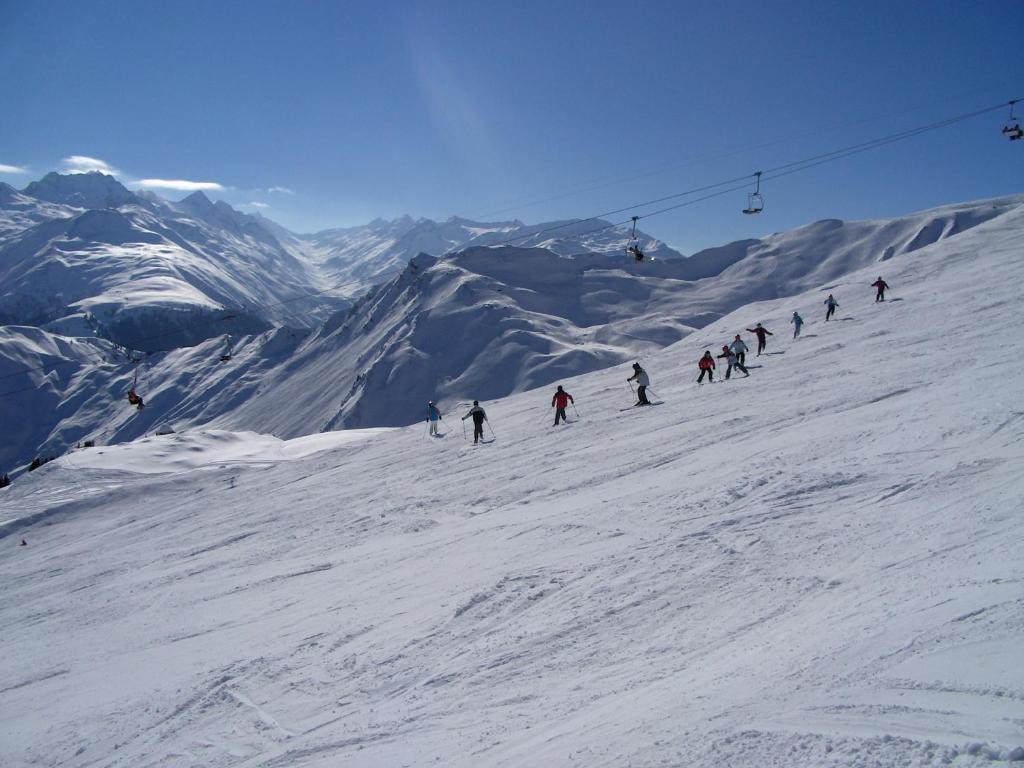 Hotel Pez Ault Disentis Kültér fotó