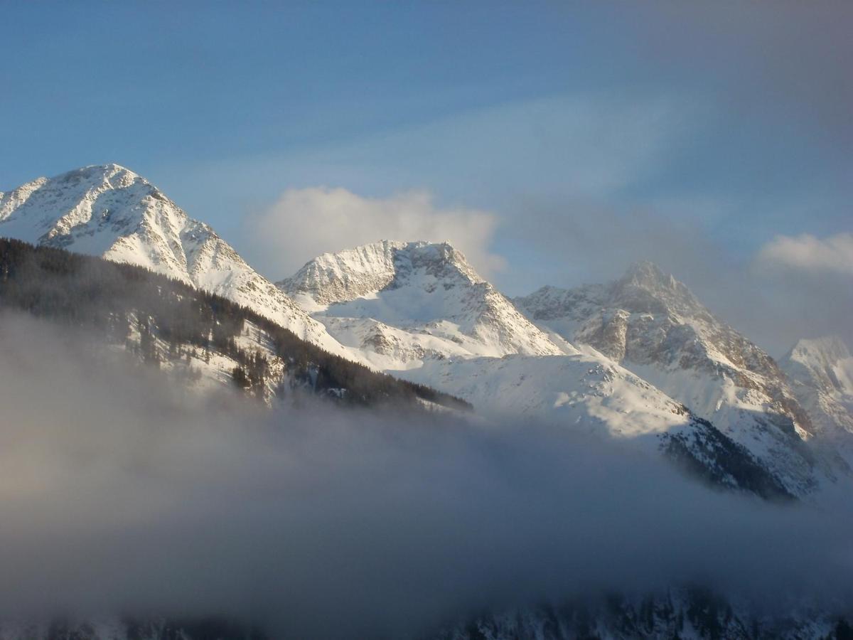 Hotel Pez Ault Disentis Kültér fotó